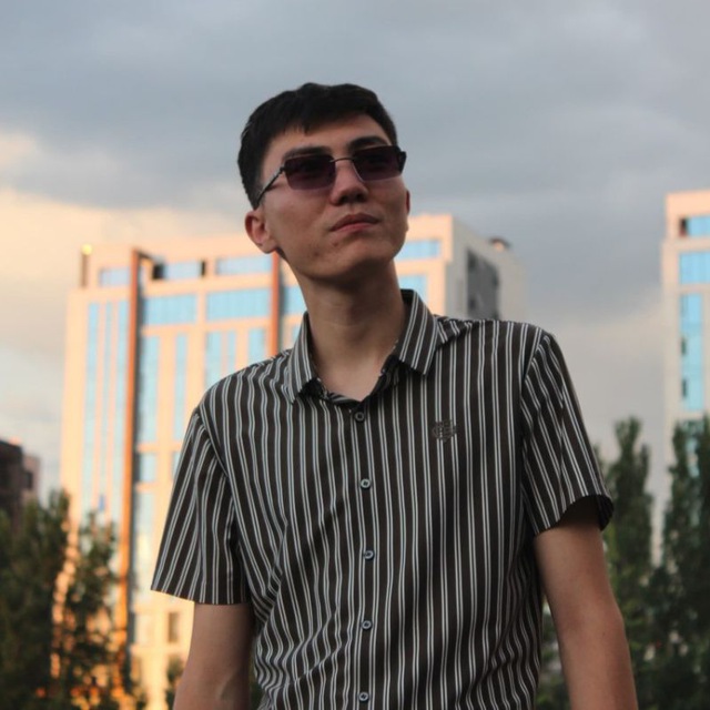 Данияр